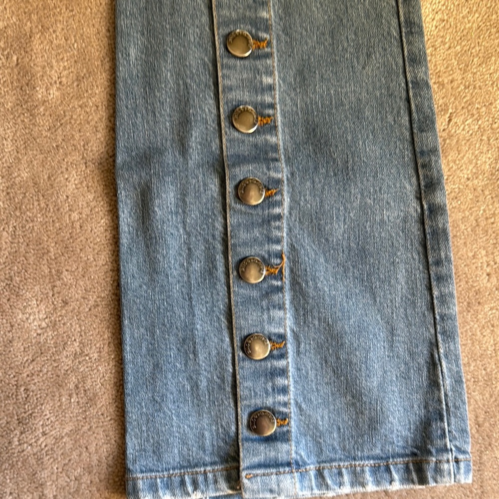 Alice and Olivia Jeans with Button Detail - Picture 6 of 7